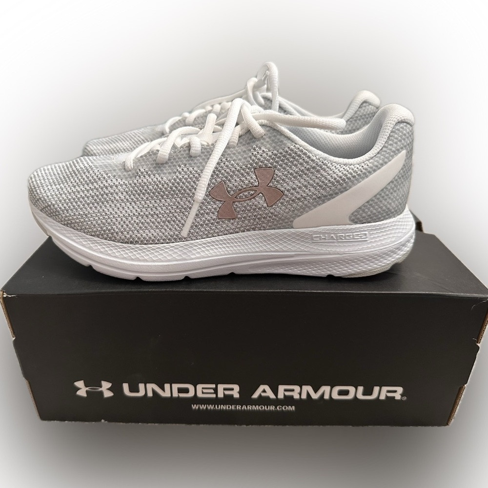 SIZE 8 UNDER ARMOUR- Charged impulses 2knit shoes